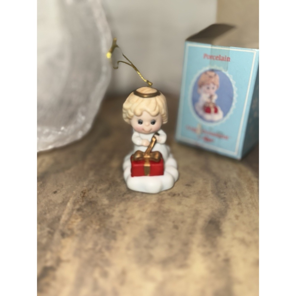 CHRISTMAS TREE Ornament HOLIDAY ANGEL CHERUB PORCELAIN RUSS BABY CHILD RELIGIOUS